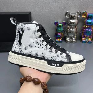 2024 Top Stars Court Sneakers Ma Court Hi Sneaker Designer Männer SKEL TOP SNEAKERS LEDERLEINSCHUSSHOUSHOHE High Top Shoes Größe 39-46 Amirir Schuhtrainer