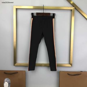 Neue Yoga-Hosen für Mädchen, Babykleidung, Seitenstreifen-Nahtdesign, Kinder-Leggings, Größe 100–160, hochwertige Kinderhose, 25. Okt