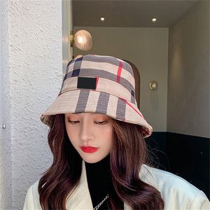 Lüks erkek kadınlar b geniş kısrak şapka tasarımcısı kova şapka sonbahar kış balık şapkaları moda marka boater kapak unisex casual kapaklar pamuk fedora