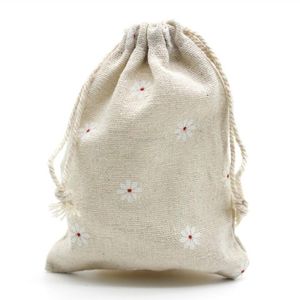 White Daisy Linen Gift Bags 9x12cm 10x15cm 13x17cm pack of 50 Party Candy Favor Bag Holders Makeup Jewelry Drawstring Pouch244R