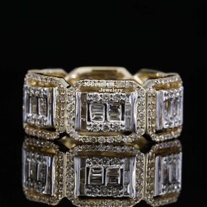 Bester qualitativer Ring mit rundem und Baguette-Moissanit-Diamant, feiner Ring aus 10 Karat Gelbgold, edler Ring im Hip-Hop-Design