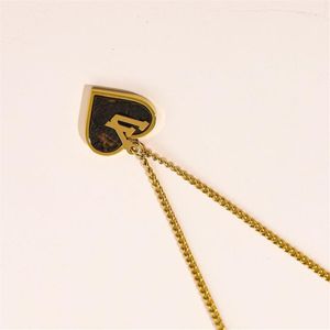 Womens Design Necklace Faux Leather 18K Gold Plated Rostfria Halsband Choker Chain Letter Pendant Europe America Fashion W2750