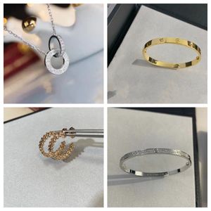 Top Hot-Selling Designer Ilver Sparking Rhinestone Choker Halsband Dainty Crystal Armband /Halsband /Öronningar 18K Cubic Zirconia Bridal Wedding Dainty Jewelry