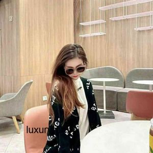 Designer Hoodies Balencigs Herrenpullover Paris Homes vielseitige neue Mode Brief Jacquard Strick Strickjacke Pullover Mantel weiblich zeigt dünn und lo VOPV