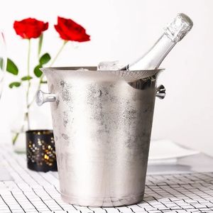 Secchielli per il ghiaccio e refrigeratori in acciaio inossidabile stile europeo per vino rosso grande capacità champagne oro argento a forma di orecchio secchiello per il ghiaccio ZD816 231025