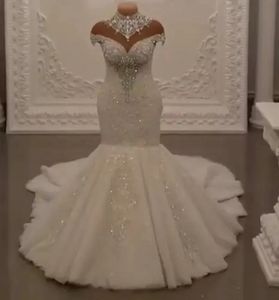 2024 Arabska Dubai Suknia ślubna Suknia ślubna wysoka szyja rękawy Kryształowe aplikacje z koralikami suknie ślubne