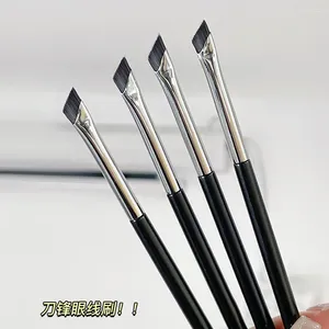 Makeup Brushes Sickle Eyeliner Brush Flat Bevel Blade Eye Concealer Horizontal Silkworm Small Size Beauty Health