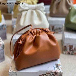 BottegassVenetas Bolsas Bolsa Luxurys Bolsas Underarm Couro Nuvem Net Vermelho Único Ombro Oblíquo Span Cowhide Womens Bolsa Bolsa Ha Tem Logotipo