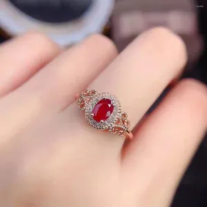 Pierścionki ślubne światło luksusowe różowe złoto granat granat s925 Srebrna moda prosta naśladowanie krew Ruby Color Skarbagager