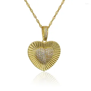 Hänge halsband ins mode smycken 18k guld pläterad hjärta överlägg design pave zirkon långvarig färg bevarande halsband för kvinnor