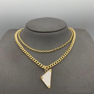 P klassisches Design dreieckige geometrische Diamant-Halskette für Männer und Frauen-Liebhaber-Halskette Europa und die Vereinigten Staaten CXG2310253-6