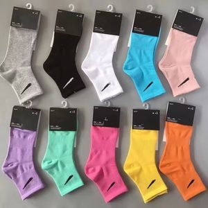 Бренды носки мужские носки женские носки Pure Cotton 10 Color Sport Spotwicking Nops Alphabet Nk Print