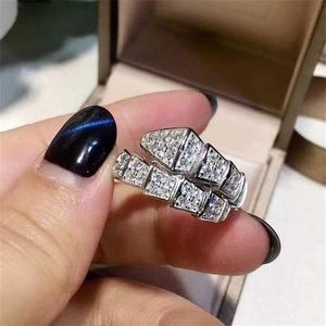 Choucong helt ny lyx 925 Sterling Silver Pave White Sapphire Cz Diamond Eternity Party Women Wedding Snake Band Ring for Love249D