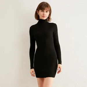 캐주얼 드레스 MRMT 2023 브랜드 터틀넥 스웨터 여자 슬림 한 바닥 셔츠 단단한 색깔 꽉 짜인 니트 가방 힙 스커트 여성