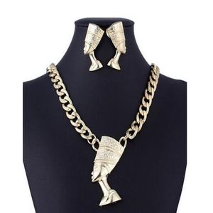 Ny klassisk överdrift Kvinnliga smycken Set Rätt symbol för den egyptiska farao -legeringsmycken Classic Clavicle Chain268q