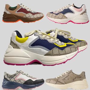 Designer di lusso Rhyton Scarpe casual B22 Scarpe da ginnastica per coppia Strawberry Wave Mouth Tiger Net Stampa vintage alfabeto stampa scarpe da ginnastica per uomo e donna