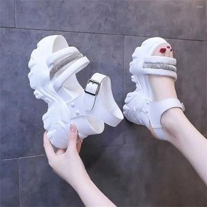 Pantofole con piattaforma alta e robuste da donna di lusso stivali da donna scarpe sandali per sneakers estive jogging sportivi Tenks