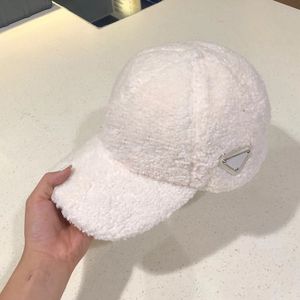 Fashion small brimmed hats for women in spring and autumn seasons