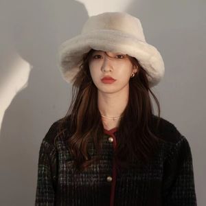 Cappello da pescatore con nuvole oversize a forma di fungo di peluche alla moda in pelliccia artificiale autunno e inverno da donna