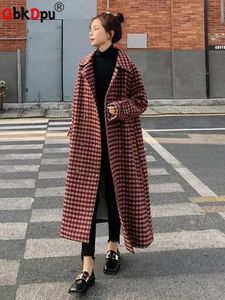 Women's Wool Blends Thick Mid Length Plaid Woolen Coat Korean Women Warm Double Breasted Loose Overcoat Winter Streetwear Belt Blend Parkas 231026