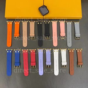 Luxury Apple Watch Band 38 40 41 42 44 45 49 mm Flower Leather Watchs Art -armband för IWATCH 8 7 6 5 4 SE Designer Watchband med nyckelkedja