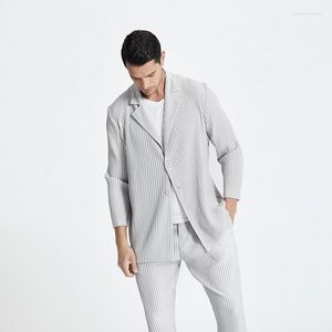 Мужские костюмы Miyake, мужской пиджак, плиссированная одежда, эластичная ткань, облегающее пальто, повседневные пиджаки, куртка