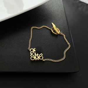 Modedesigner design lyx varumärke kärleksbrev halsband fyrkantiga halsband hög kvalitet hitta en mängd stilar pendellkvinnor smycken tillbehör fxt2