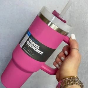 US Stock 40oz Pink Tumblers Cup med handtag isolerat rostfritt stål tumlar lockar halmbil resor muggar kaffetumbler termos koppar redo att skicka vattenflaskor 10.26