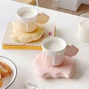 Mugs Creative Biscuit Cookies Design Coffee Cup with Saucer Set Ceramic Cups Cute Breakfast Milk Mug Girls Household Office Gift 231026