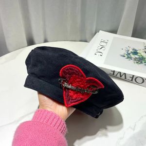 BERETS Y2K Vinter för kvinnor Luxury Brand Casual Cap Retro Punk Pin Beret Hat Kvinnlig Japan Celebrity Wild Painter Gorro 231025