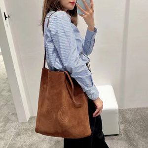 2023 Hot Winter New Shoulder Bag Designer Crossbody Underarm Bag Women's Casual Shopping Bag Frosted Cowhide Design Large Crossbody Bag Fashion Simple