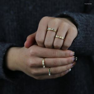 Alyanslar güzel sevimli basit altın renk yüzüğü beyaz ateş opal kakma CZ parmak için Dainty kadınlar için narin mücevher yüksek kalite 2023wed