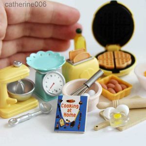 Kök spelar mat 1/12 miniatyr dollhouse bakmatlagning låtsas spela mini redskap för barbies bjd docka kök mat leksak tillbehörsl231026