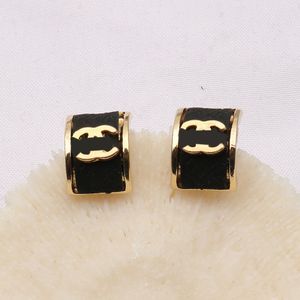 20Style 18k золота, покрытый роскошным дизайнером двойной буквы, грудь крюк геометрик знаменитые женщины Эмалевой клип для ушей свадебный подарки подарки подарки