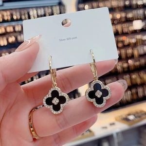 2024 Designer örhänge Clover Designer Studs Ear Clip Mother of Pearl Mid Size Ladies Earring Silver Ear Ring For Women