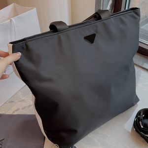 P luxo sacola designer bolsa preto náilon grande capacidade bolsa de ombro senhoras moda casual saco de compras co-branded