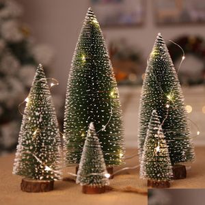 Decorações de Natal Decoração Árvore de Natal Pequeno Cedro Pine para Home Room Decor Halloween Party Ano Navidad Ornaments Acessórios Dro Dhjcu