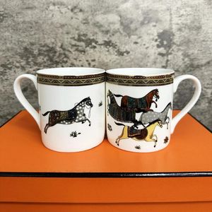 Mugs 2 Pcs Horse Bone China Coffee Mug European Afternoon Tea Set Golden Handle Cups Cafe Party Drinkware Gift Bo