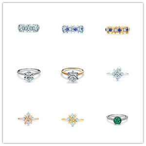 2024 t Tasarımcı Klasik Lüks Alyans 925 STERLING Gümüş Geniş Dar Yüzük Elmas Moda Aksesuarları Mücevherleri Kadın Erkekler Toptan
