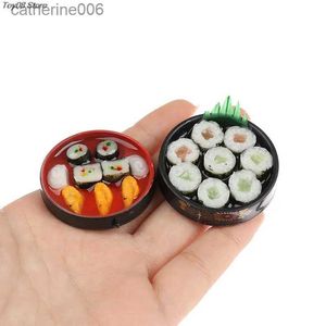 Kuchnie grają żywność nowe 1pcs kawaii mini 1/6 miniaturowy domek lalki janpanese sushi ryżowe jedzenie do lalki domek kuchnia akcesoria 2022L231026