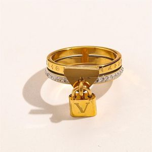 Projektant biżuterii pierścionki modowe kobiety listu miłosne materiały ślubne 18K złoty plisowany stal nierdzewna diamentowe kamienie szlachetne Piekłe Fing202c