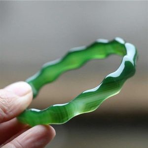 Chinese Natuurlijke Smaragdgroene Chalcedoon Hand Gesneden Bamboe Water Rimpel Armband Mode-sieraden Dames Groene Agaat Bracele275R
