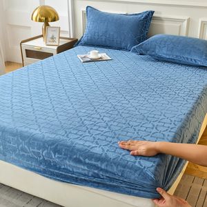 Bedding sets Bedspread 200 220 Crystal Velvet Fitted Sheet Thicken Flannel Warm Set Mattress Cover AllAround Elastic Bed Linen 231026