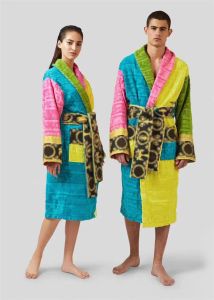 2023 Мужской и женский модный повседневный домашний халат, мягкий пушистый хлопковый пижамный воротник с шалью, брендовый роскошный халат в стиле ретро