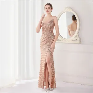 Parti Elbiseleri Toptan Uzun Altın Kadın Gece Elbise Parlak Pullar Denizkızı Spagetti Kayışları Arka Seksi Düğün Resmi Gowns