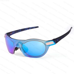 Ny roll Oakleies Designer Mens Solglasögon för kvinnor Design Frame UV400 Runda solglasögon Sun Fashion TR90 Gold Pol Metal Outdoor Spor Glasses Solglasögon Ban 1Veoa