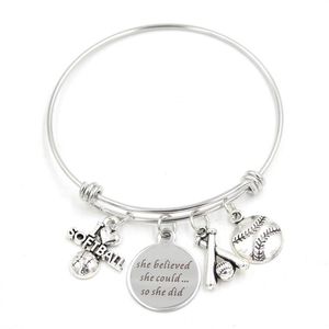 Ny ankomst mode rostfritt ståltråd Bangle Softball Jewelry Sport Charm Armband Jag älskar softballarmband för kvinnor gåva276e