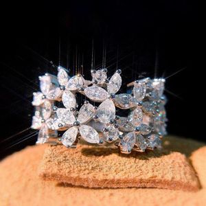 2021 New Arrival Sparkling Luxury Jewelry 925 Sterling Silver Marquise Cut Moissanite Diamond Party Women Wedding Leaf Band Ring G305Q