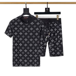 2023 Tute da uomo Completi nuovo modello Designer Tute Abiti estivi T-shirt Vacanze al mare Camicie Pantaloncini Set235O