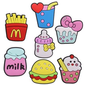 MOQ 20st PVC Cartoon Food Series Milk Bottle Cake Fries Drinks Hamburgers Shoe Charms för armband armbandslivdekoration